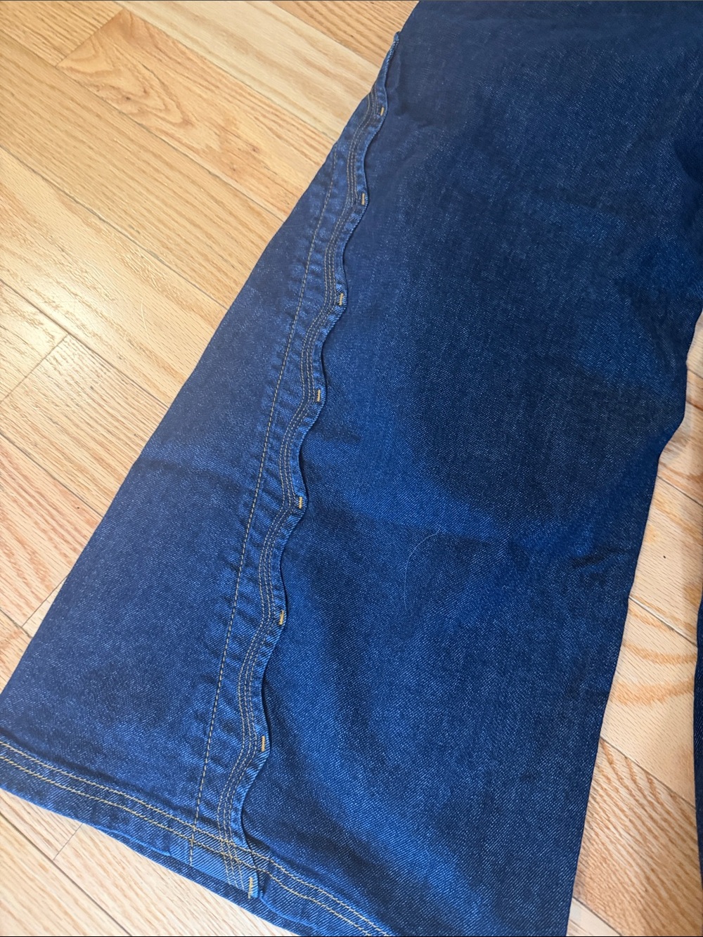 Anthropologie Pilcro Scalloped Edge Jean. Size 29 - Picture 10 of 13